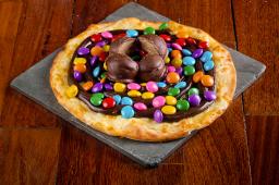 Pizza de Brigadeiro com Sonho de Valsa 