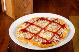 Pizza de goiabada com queijo do marajó